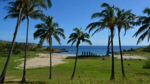 4. Playa de Anakena y Ahu Nau Nau